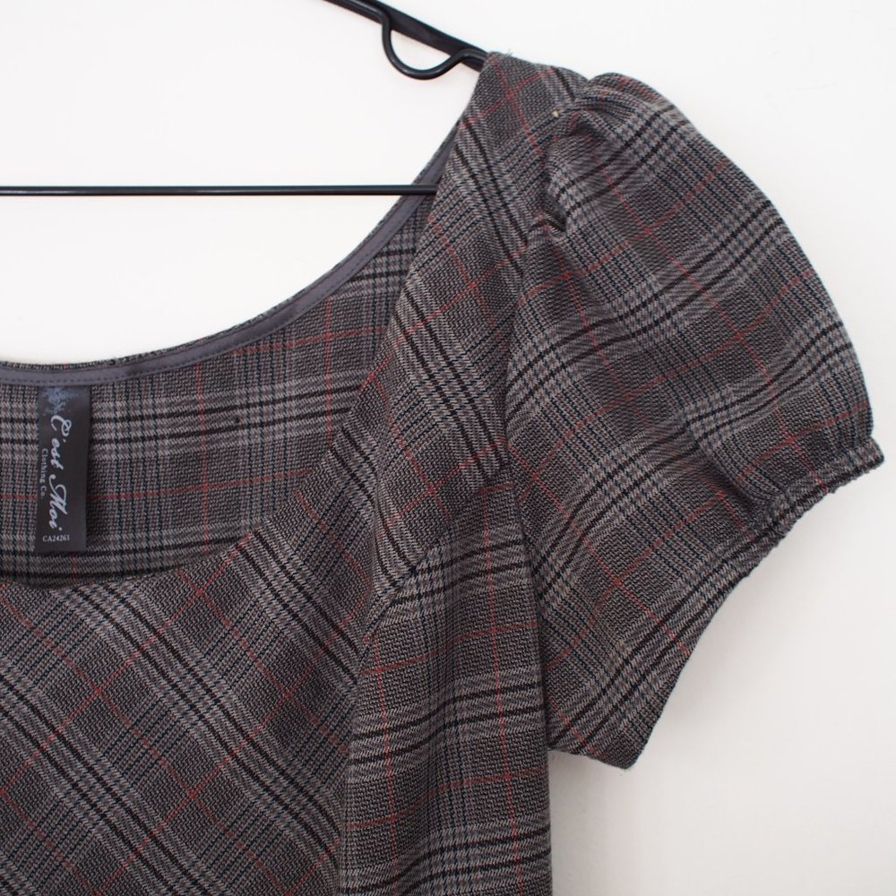 Plaid midi dress with belt and puff sleeve